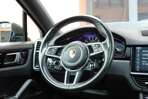 PORSCHE Cayenne Coupé E-Hybrid "*CH Auto * Sièges Chauffants * Tempomat Adaptatif * Caméra 360' * Phares LED*"