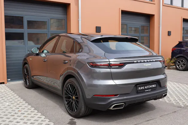 PORSCHE Cayenne Coupé E-Hybrid "*CH Auto * Sièges Chauffants * Tempomat Adaptatif * Caméra 360' * Phares LED*"