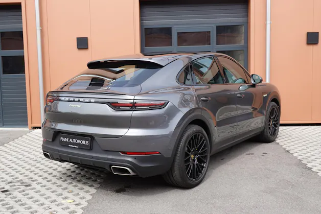 PORSCHE Cayenne Coupé E-Hybrid "*CH Auto * Sièges Chauffants * Tempomat Adaptatif * Caméra 360' * Phares LED*"