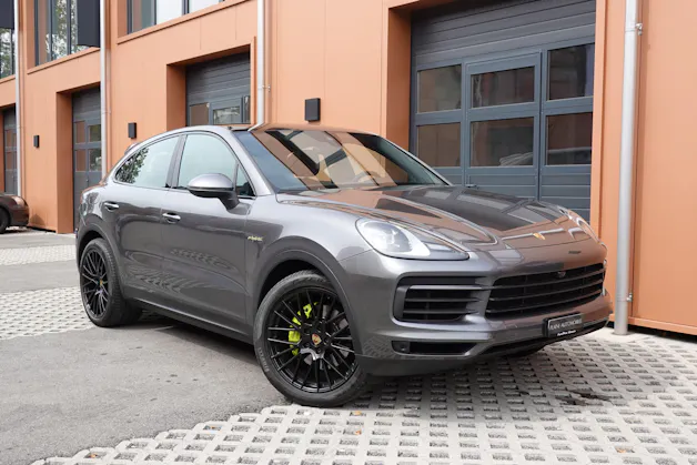 PORSCHE Cayenne Coupé E-Hybrid "*CH Auto * Sièges Chauffants * Tempomat Adaptatif * Caméra 360' * Phares LED*"