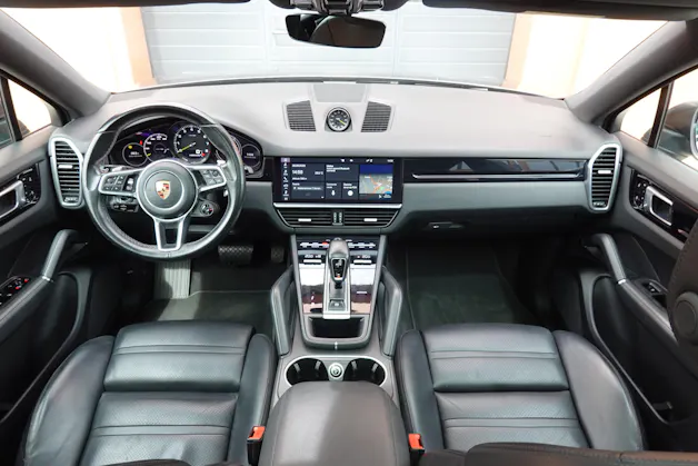 PORSCHE Cayenne Coupé E-Hybrid "*CH Auto * Sièges Chauffants * Tempomat Adaptatif * Caméra 360' * Phares LED*"