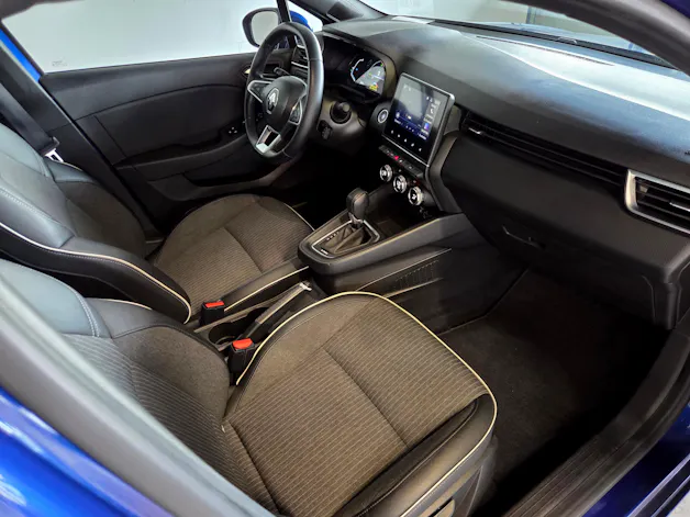 RENAULT Clio 1.6 E-Tech Intens