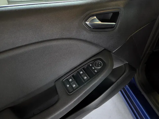 RENAULT Clio 1.6 E-Tech Intens