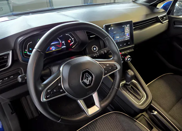 RENAULT Clio 1.6 E-Tech Intens