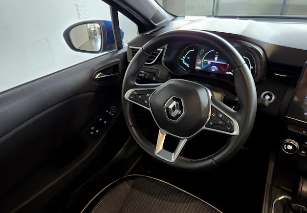 RENAULT Clio 1.6 E-Tech Intens