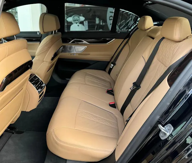 BMW 750i xDrive Steptronic M Sport