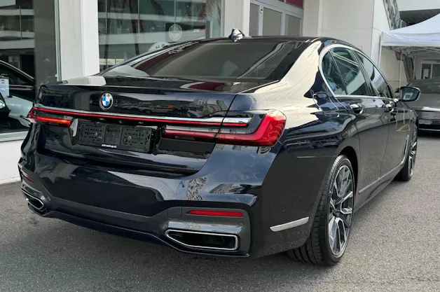 BMW 750i xDrive Steptronic M Sport