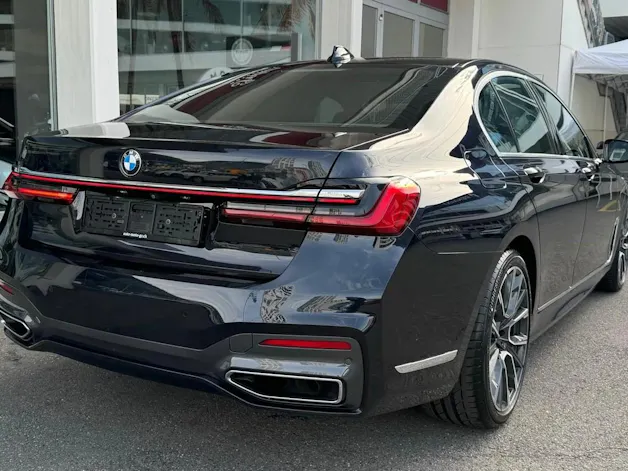 BMW 750i xDrive Steptronic M Sport