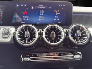 MERCEDES-BENZ GLB 200 7G-Tronic