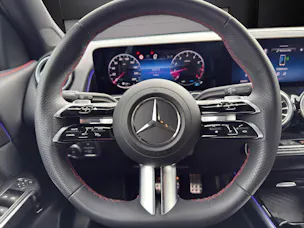 MERCEDES-BENZ GLB 200 7G-Tronic