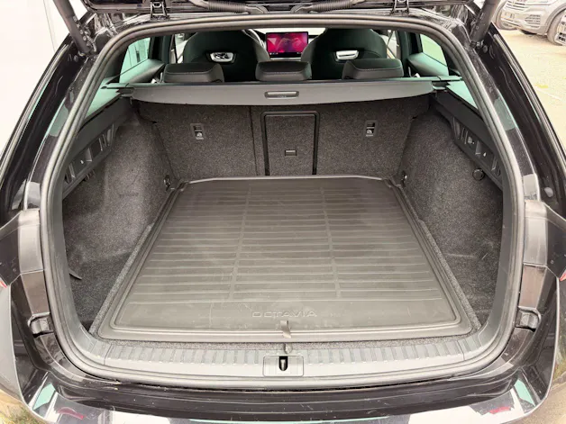 SKODA Octavia Combi 1.5 TSI mHEV 150PS Sportline ***PANORAMA- SCHIEBEDACH***
