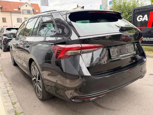 SKODA Octavia Combi 1.5 TSI mHEV 150PS Sportline ***PANORAMA- SCHIEBEDACH***