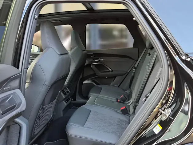 AUDI Q5 e-hybrid quattro 270 kW S-tronic Mythosschwarz Metallic