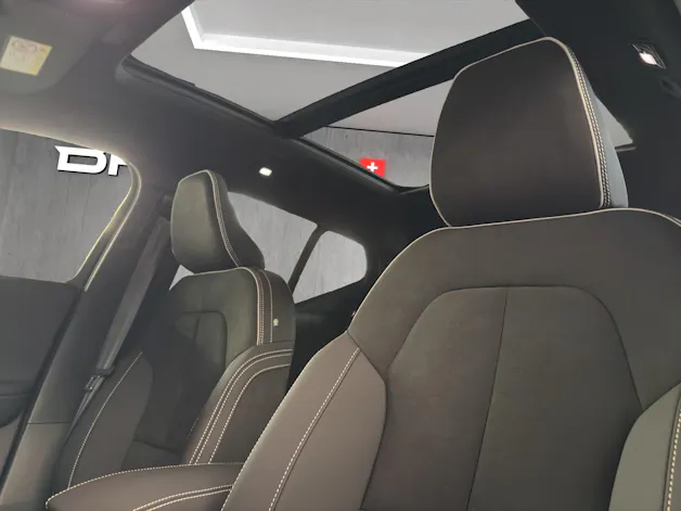 VOLVO EX40 82kWh Twin Motor Performance AWD Ultra