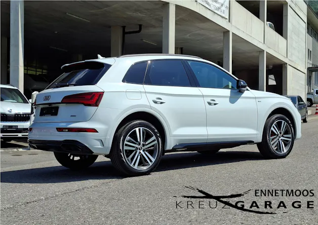 AUDI Q5 40 TDI Black Edition quattro S-tronic *CH-Fahrzeug m. ASSP+8-fach bereift m. Pneu*