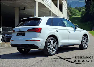 AUDI Q5 40 TDI Black Edition quattro S-tronic *CH-Fahrzeug m. ASSP+8-fach bereift m. Pneu*