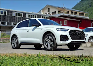 AUDI Q5 40 TDI Black Edition quattro S-tronic *CH-Fahrzeug m. ASSP+8-fach bereift m. Pneu*