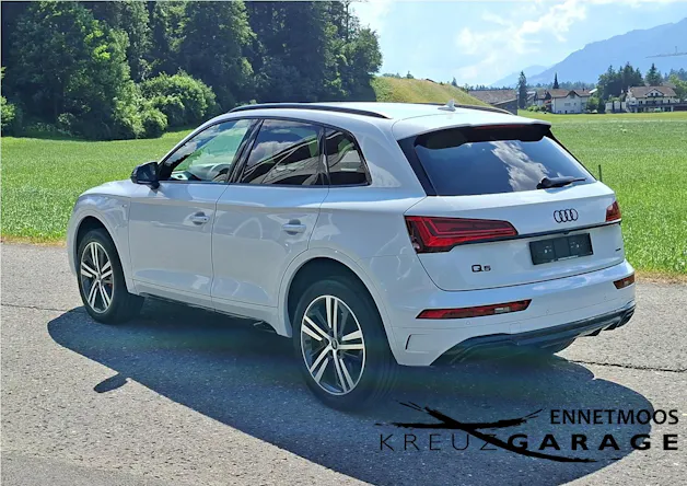 AUDI Q5 40 TDI Black Edition quattro S-tronic *CH-Fahrzeug m. ASSP+8-fach bereift m. Pneu*