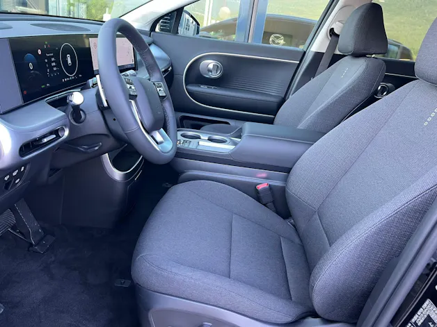 HYUNDAI Ioniq 9 110kWh Amplia 4WD