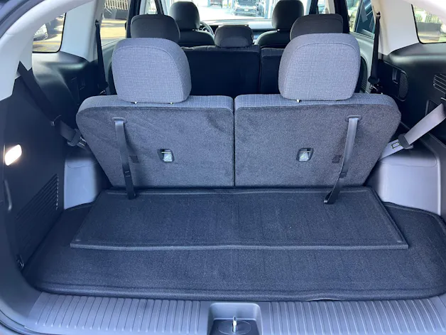 HYUNDAI Ioniq 9 110kWh Amplia 4WD
