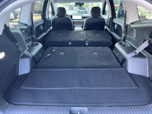 HYUNDAI Ioniq 9 110kWh Amplia 4WD
