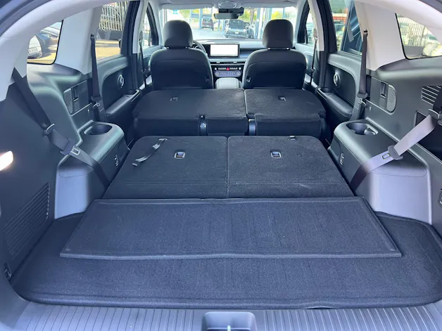 HYUNDAI Ioniq 9 110kWh Amplia 4WD