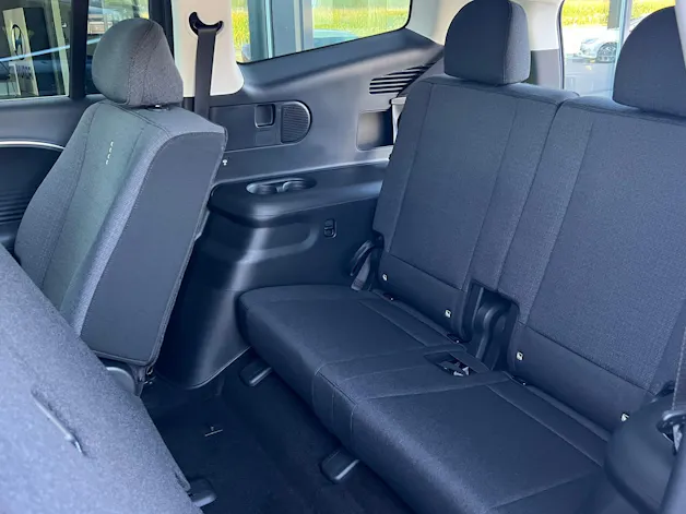 HYUNDAI Ioniq 9 110kWh Amplia 4WD