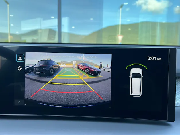 HYUNDAI Ioniq 9 110kWh Amplia 4WD