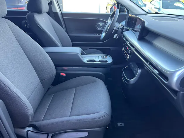 HYUNDAI Ioniq 9 110kWh Amplia 4WD