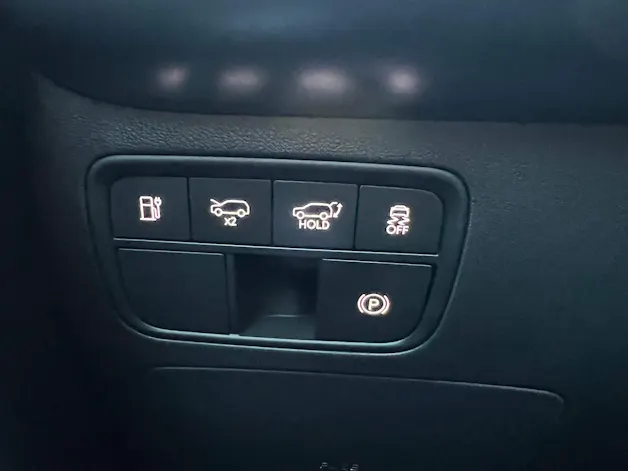 HYUNDAI Ioniq 9 110kWh Amplia 4WD