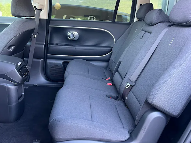 HYUNDAI Ioniq 9 110kWh Amplia 4WD