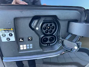 HYUNDAI Ioniq 9 110kWh Amplia 4WD
