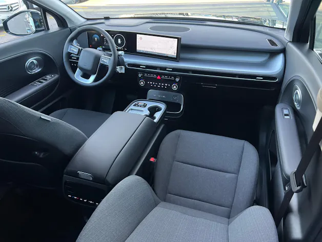 HYUNDAI Ioniq 9 110kWh Amplia 4WD
