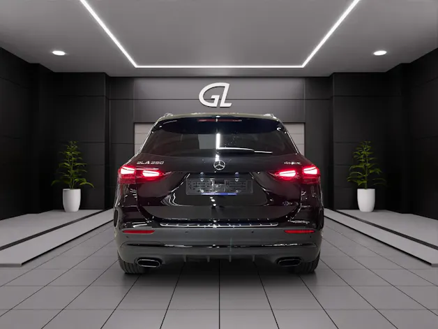 MERCEDES-BENZ GLA 250 4Matic 8G-DCT Swiss Star