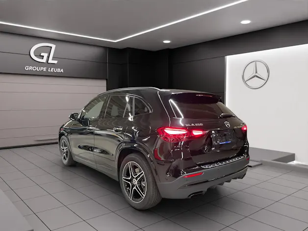 MERCEDES-BENZ GLA 250 4Matic 8G-DCT Swiss Star