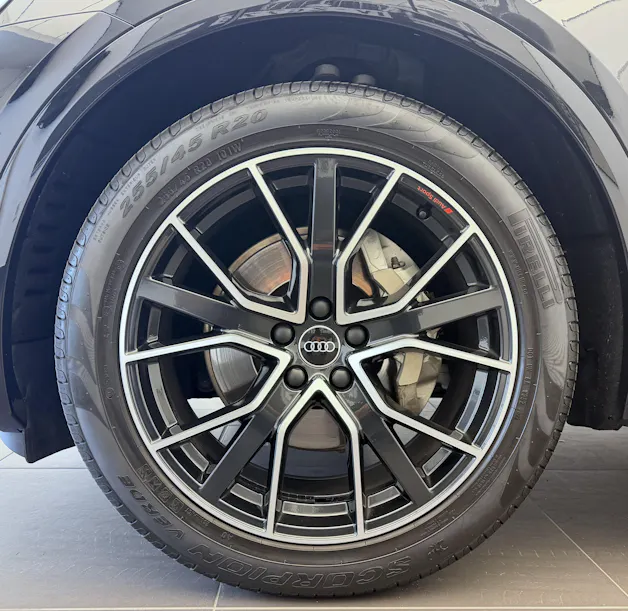AUDI Q5 40 TDI Black Edition quattro S-tronic