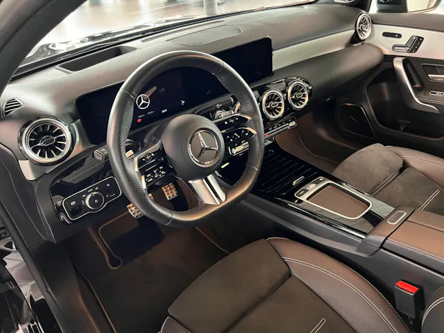 MERCEDES-BENZ A 220 4Matic 8G-DCT