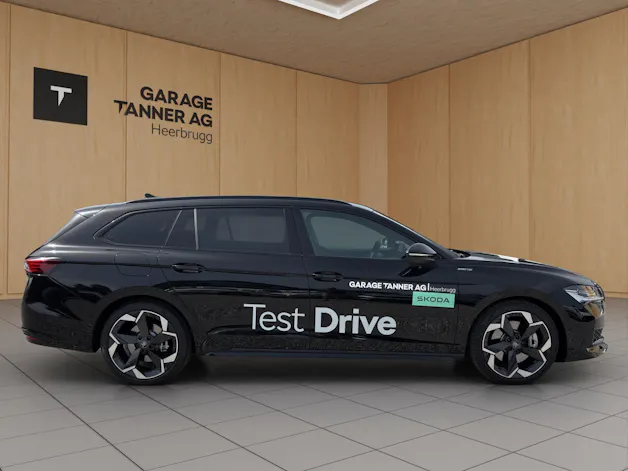 SKODA Superb Combi 2.0 TSI Sportline 4x4 DSG