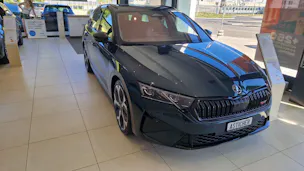 SKODA Octavia Combi 2.0 TSI DSG RS 30 Years Edition