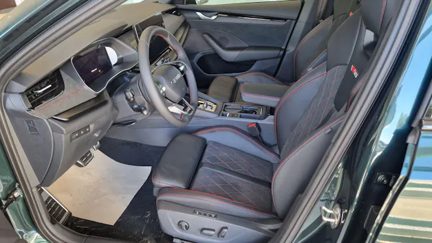 SKODA Octavia Combi 2.0 TSI DSG RS 30 Years Edition
