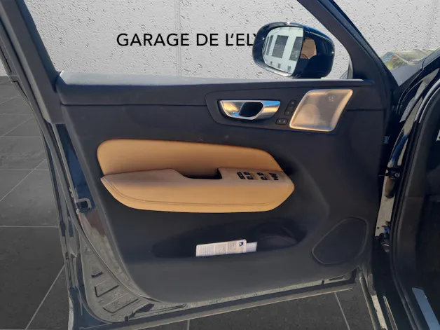 VOLVO XC60 T8 eAWD PluginHybrid Plus Dark Geartronic