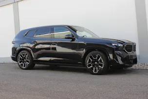 BMW XM xDrive 50e *Bowers & Wilkins Diamond Surround Sound System*