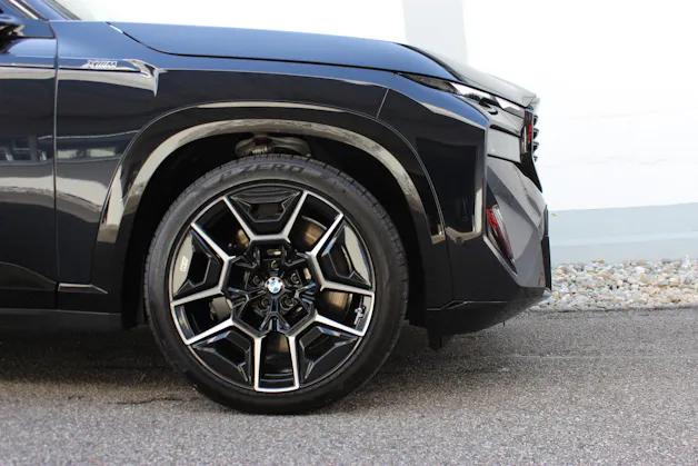 BMW XM xDrive 50e *Bowers & Wilkins Diamond Surround Sound System*