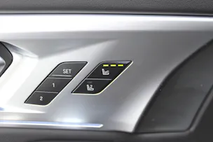 BMW XM xDrive 50e *Bowers & Wilkins Diamond Surround Sound System*