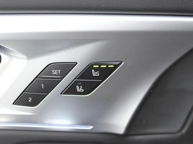 BMW XM xDrive 50e *Bowers & Wilkins Diamond Surround Sound System*