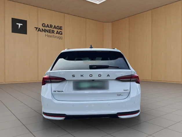 SKODA Octavia Combi 2.0 TSI DSG Sport Line 4x4