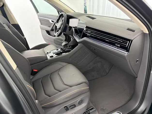 VW Touareg 3.0 TDI R-L F E