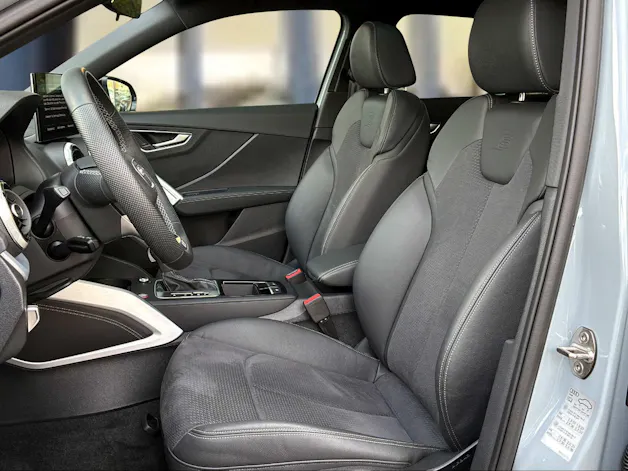 AUDI SQ2 TFSI quattro S-tronic Pfeilgrau Perleffekt