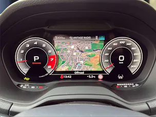 AUDI SQ2 TFSI quattro S-tronic Pfeilgrau Perleffekt