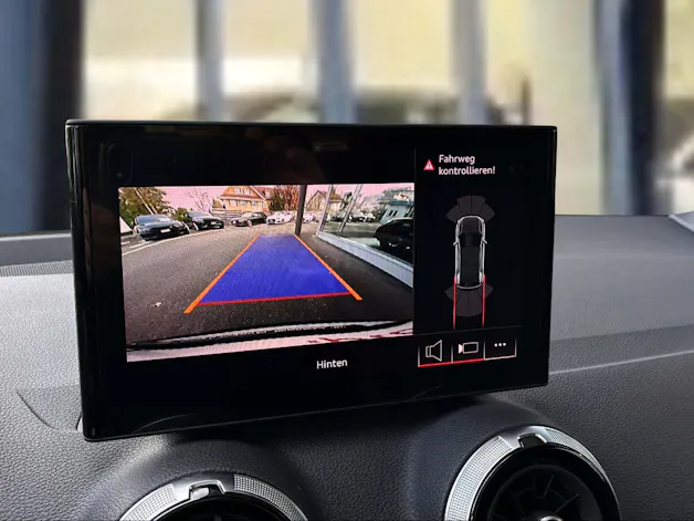 AUDI SQ2 TFSI quattro S-tronic Pfeilgrau Perleffekt